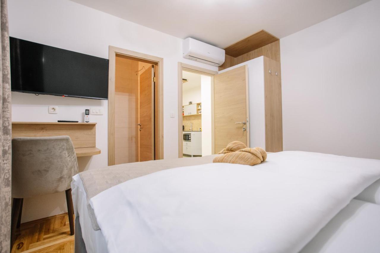 Apartments Hana City Center Livno Bagian luar foto